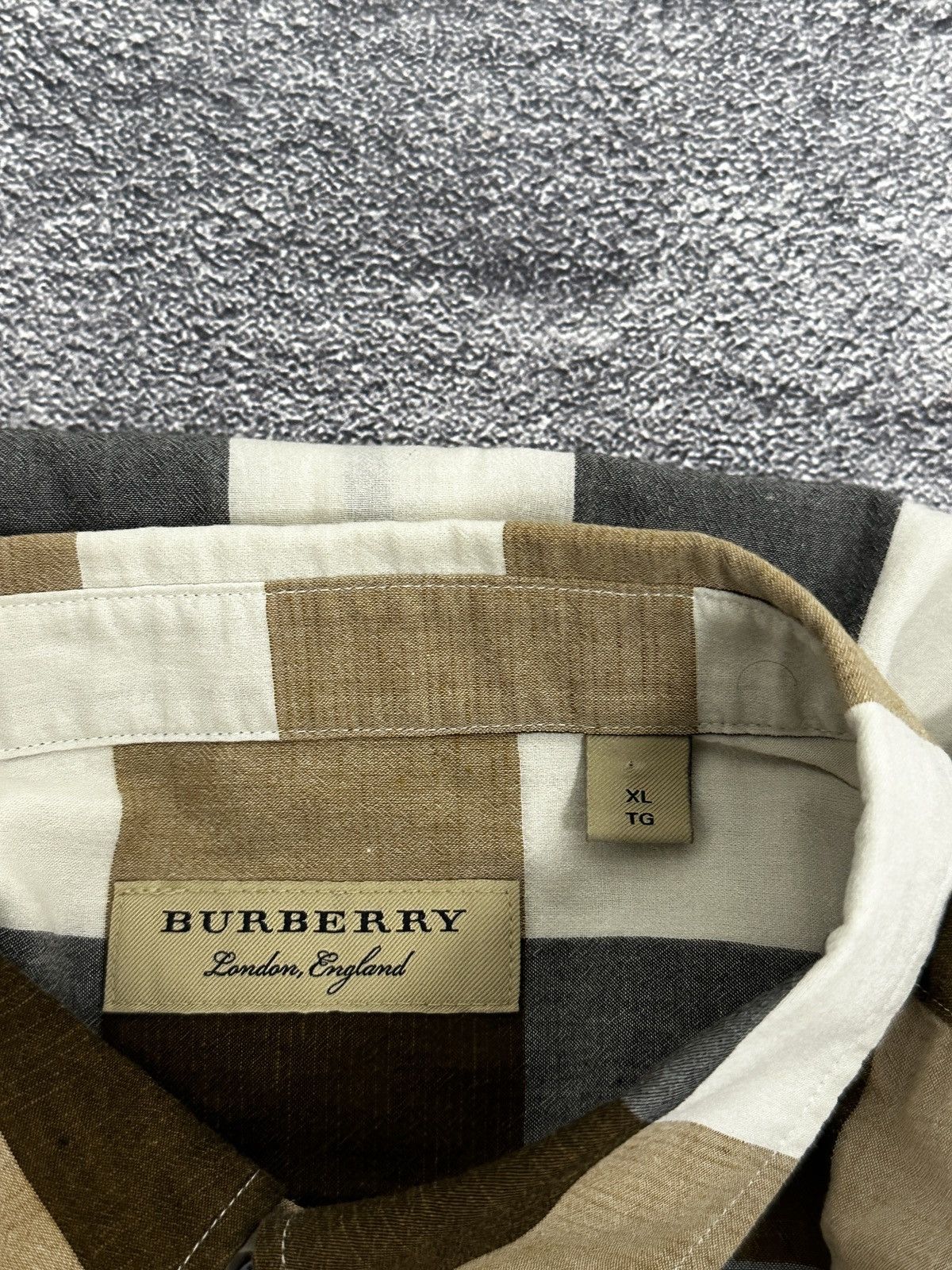 Burberry Burberry London England Large Check Cotton Linen Shirt XL Size US XL / EU 56 / 4 - 3 Thumbnail