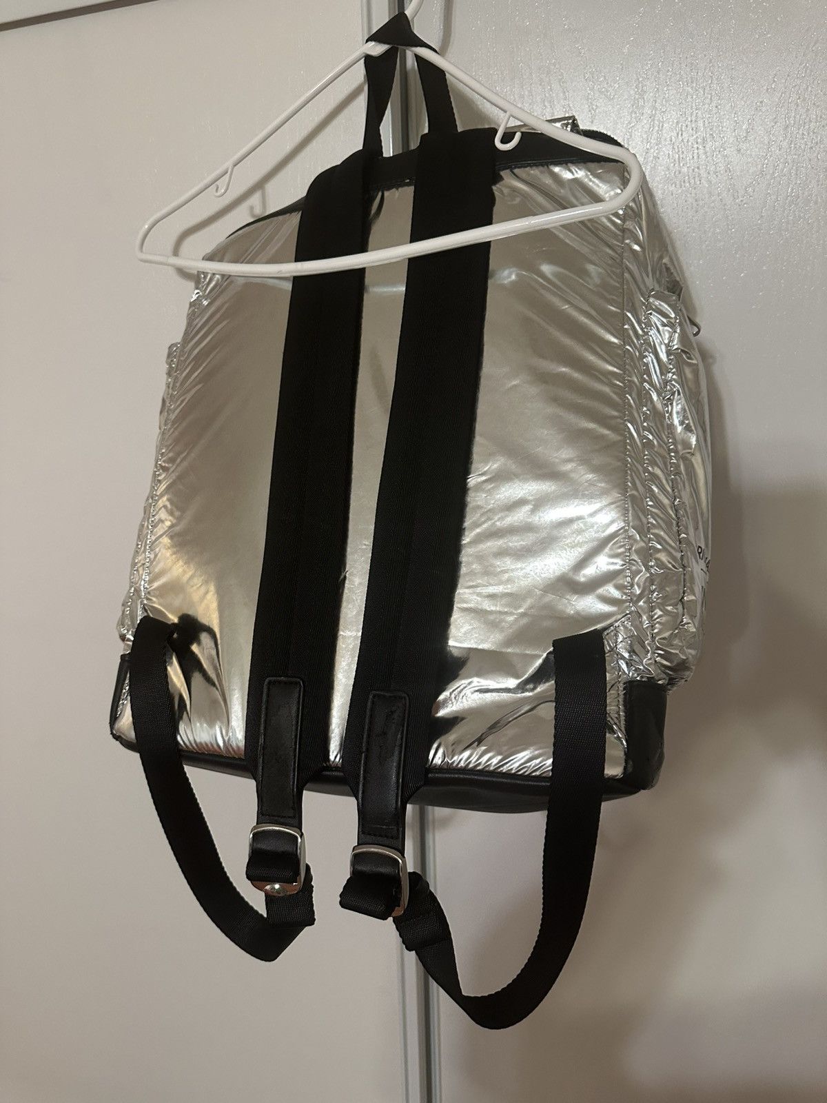 Calvin Klein Silver metallic backpack with detachable fannypack Size ONE SIZE - 5 Thumbnail