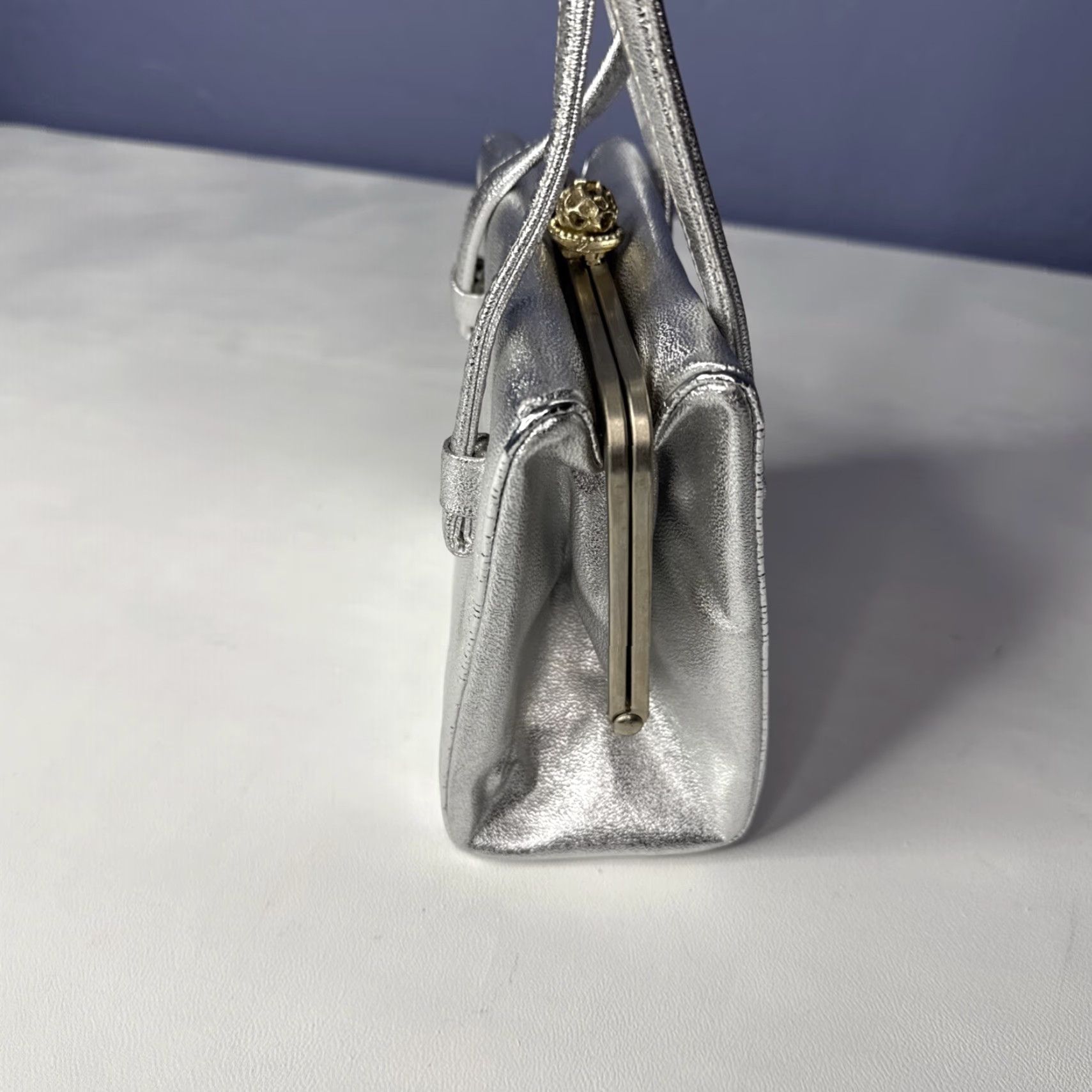 Vintage VINTAGE 50's After Five Gold Clutch Handbag Bag Silver Bag W Coin Purse Atler Five Gold Clutch Handbag Silver Bag Coin Purse Size ONE SIZE - 4 Thumbnail