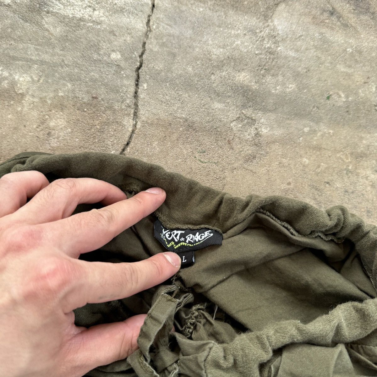 Beauty Beast × Japanese Brand Vert de Rage Pleated Olive Shorts Size 26" / US 2 / IT 38 - 5 Thumbnail