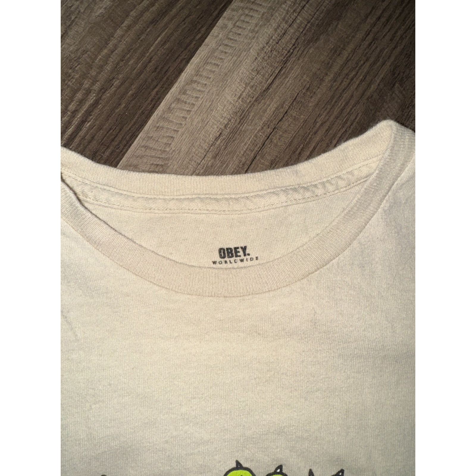 Obey Women's Obey T-Shirt Medium Tan Caterpillar 18x24 Size M / US 6-8 / IT 42-44 - 3 Thumbnail