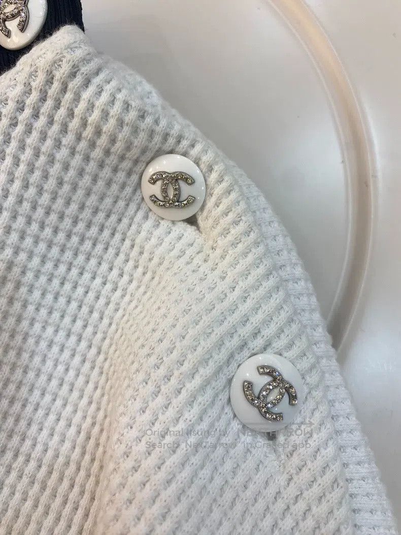 Chanel Chanel 21 popular black and white waffle sweatshirt Size M / US 6-8 / IT 42-44 - 3 Thumbnail