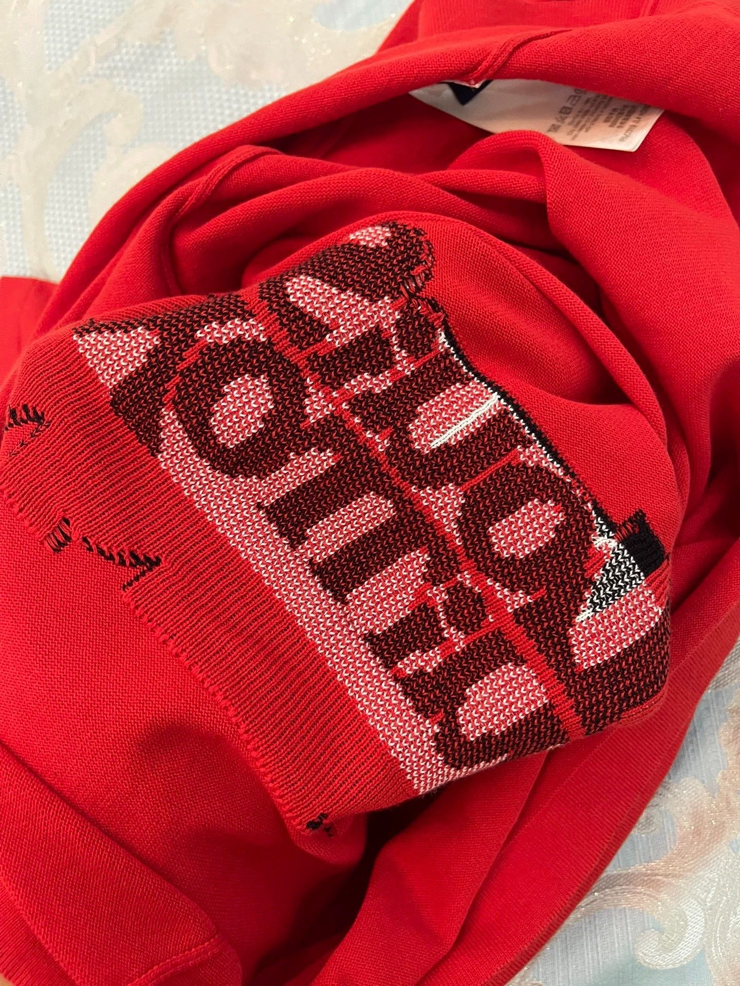 Louis Vuitton LV Red Knit Short Tee L Front Logo Back Swallow 99New Size US L / EU 52-54 / 3 - 7 Thumbnail