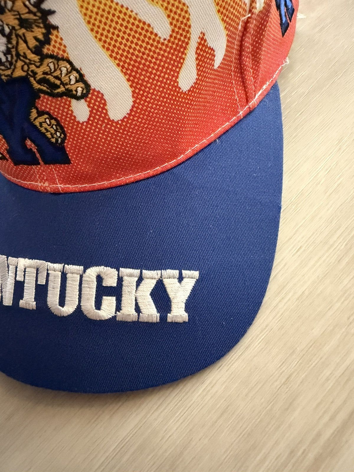 Vintage Vintage NCAA Front Row 90s Kentucky Wildcats On Fire Flames Size ONE SIZE - 2 Thumbnail