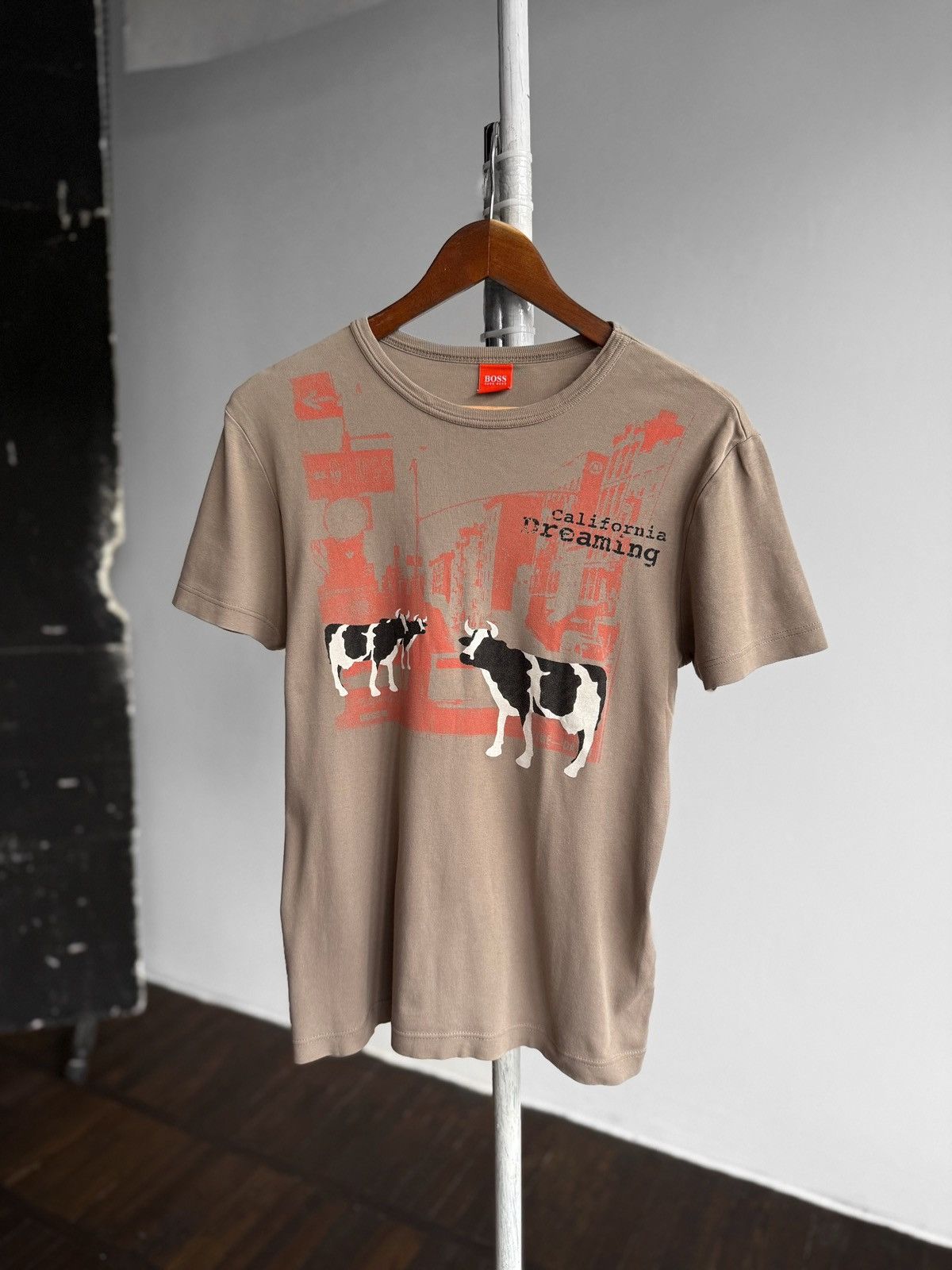 Hugo Boss Hugo Boss California Dreaming Mens Vintage Y2K Beige T-Shirt Size US S / EU 44-46 / 1 - 1 Thumbnail