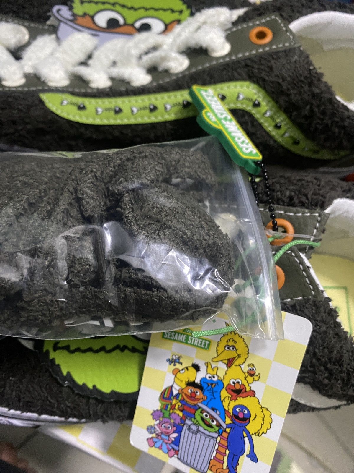 Vans Vans sesame street Size US 9.5 / EU 42-43 - 2 Thumbnail