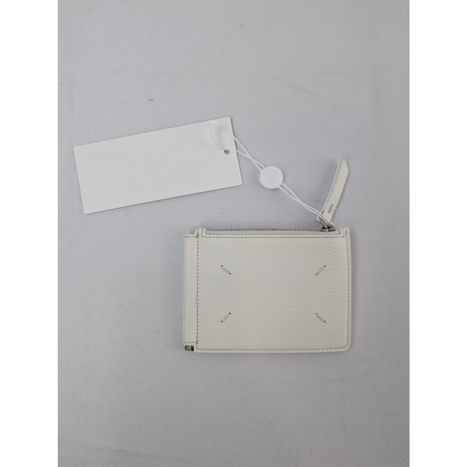 Maison Margiela o1rshd1 Size: OS / Grainy Leather Money Clip Wallet in White Size ONE SIZE - 2 Thumbnail