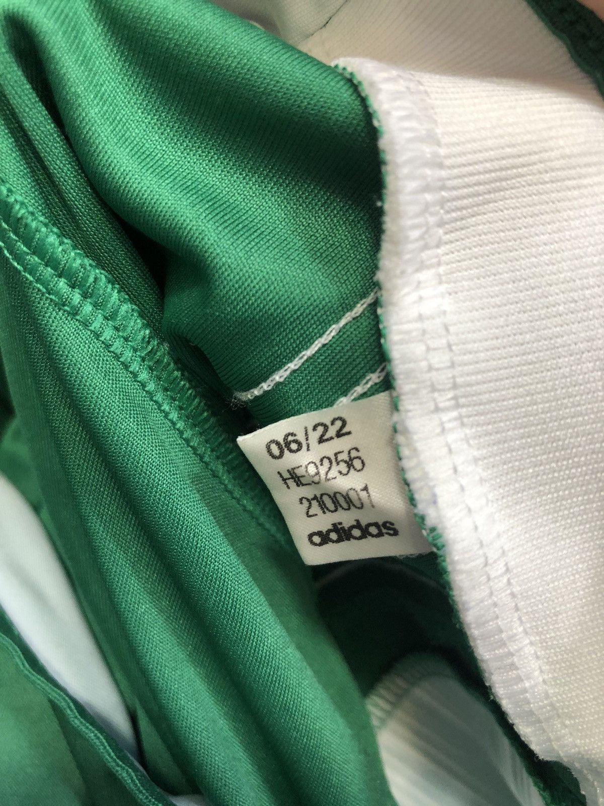 Algeria 22/23 away shirt
