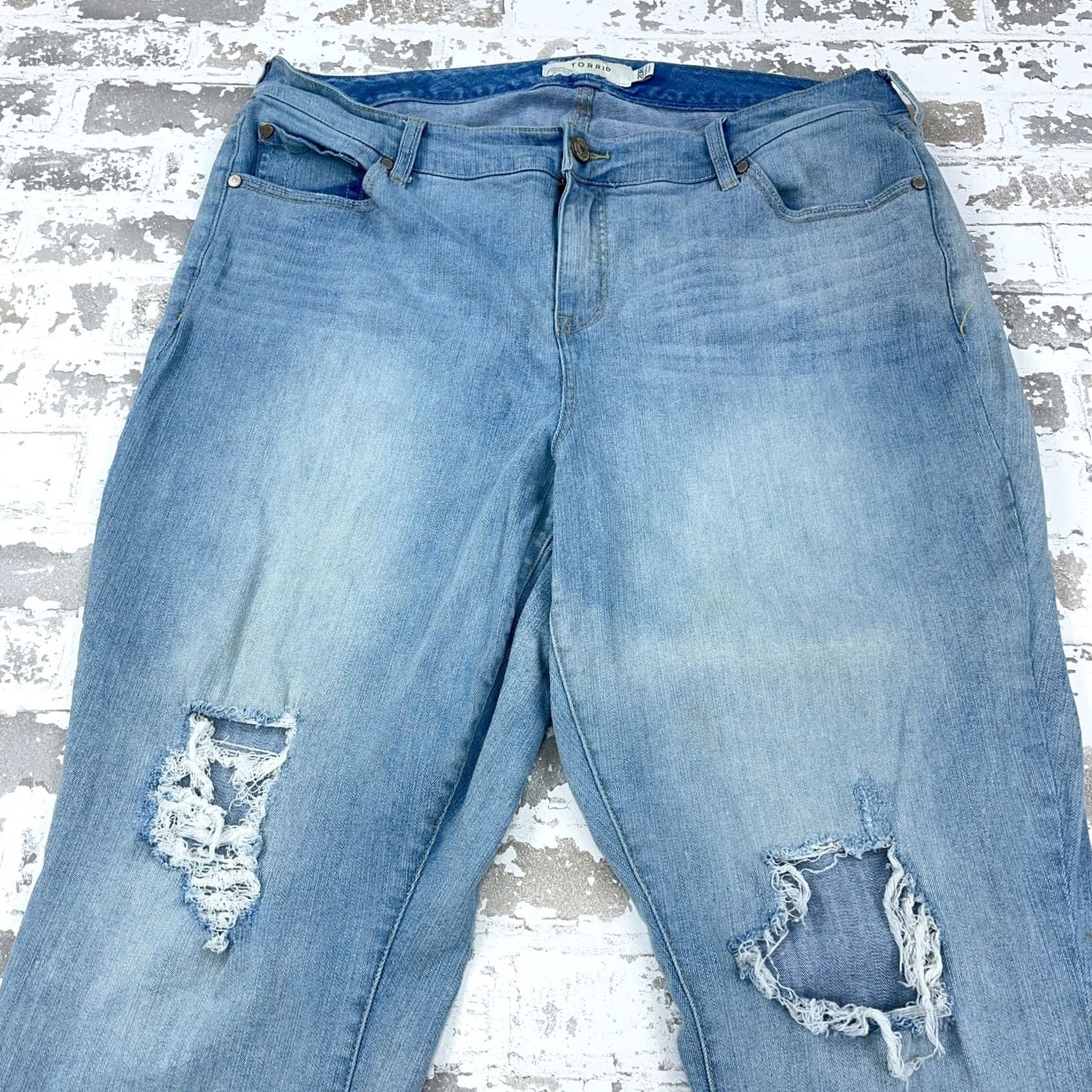 Torrid Torrid Jeans Women 20 Regular Skinny Fit Jegging Med Wash Faded Blue 5-Pocket Stretch Jeans Size 42" / US 20 - 3 Thumbnail