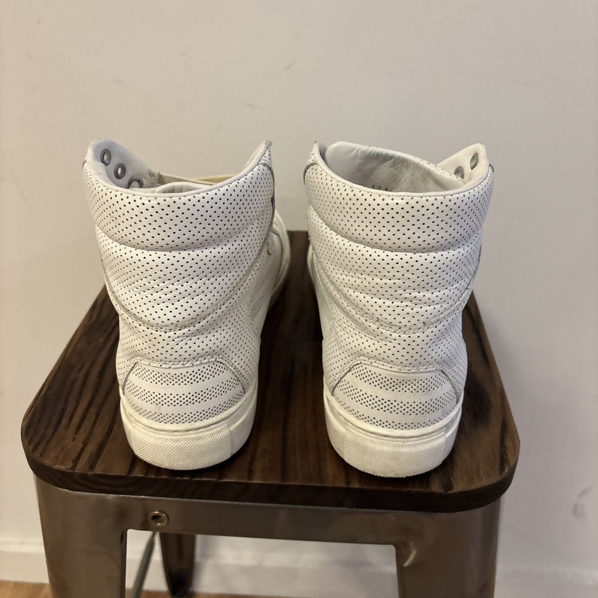 Balenciaga Balenciaga Perforated White High Top Sneakers Size 42 / 9 US Size US 9 / EU 42 - 5 Thumbnail