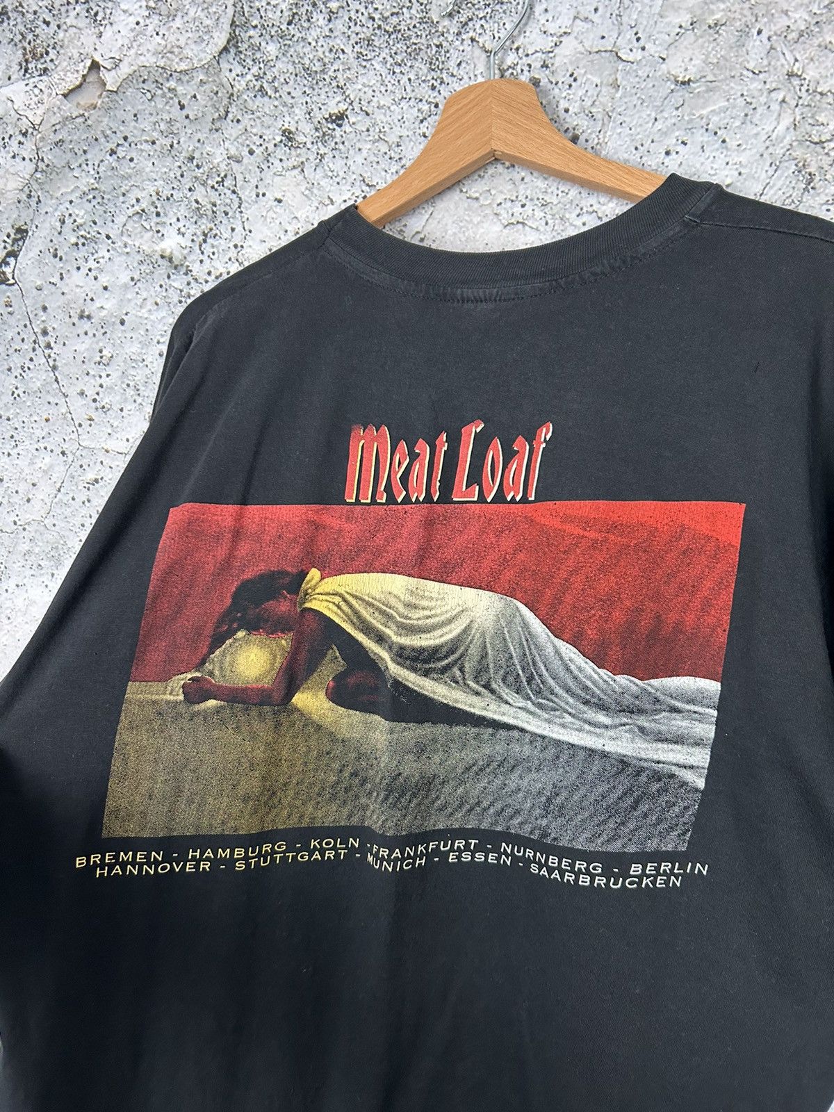 Band Tees Vintage Meat Loaf 90s Bat Out Of Hell Single Stitch Rock Tee Size US XL / EU 56 / 4 - 4 Thumbnail