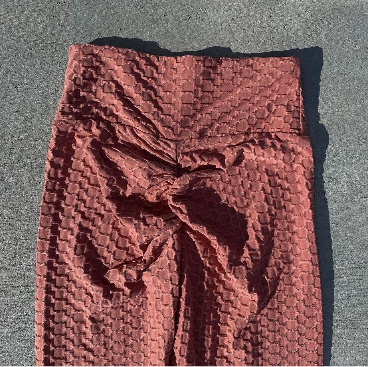 Forever 21 Forever 21 Nude Pink Honeycomb High Waist Workout Leggings Size 28" / US 6 / IT 42 - 2 Thumbnail