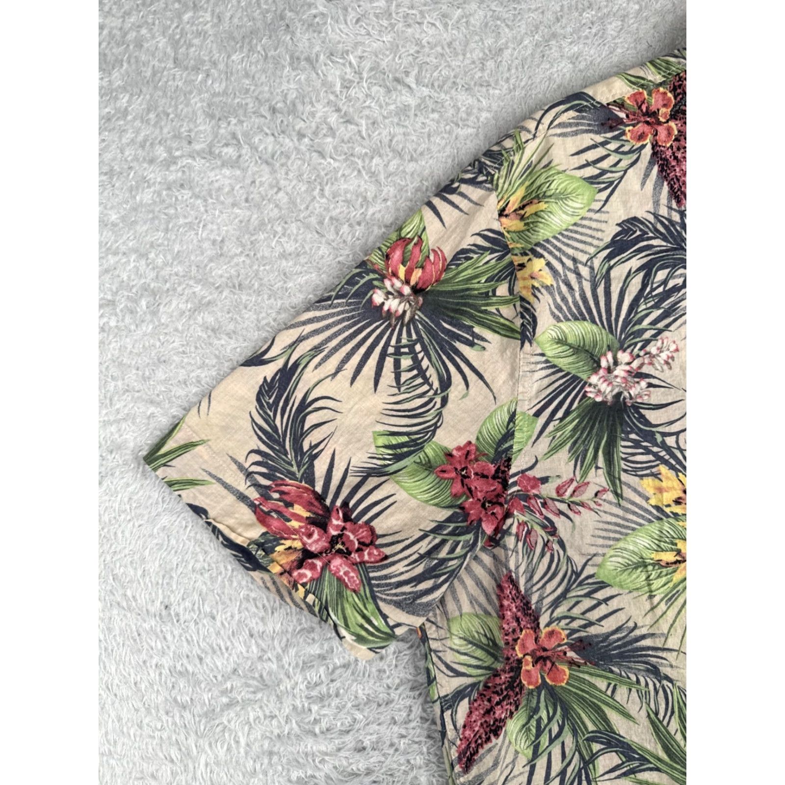 H&M H&M Shirt Adult Large Gray Green Red Floral Leaf Button Up 100% Rayon Pocket Size US L / EU 52-54 / 3 - 3 Thumbnail