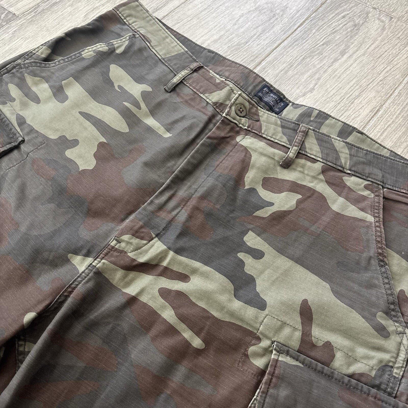 Levi's Levi’s Carrier Cargo Camo 9” Shorts Men’s 42 Dark Phalarope Size US 42 / EU 58 - 2 Thumbnail