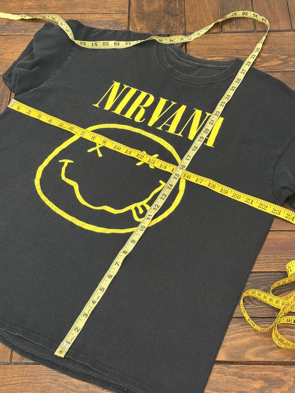 Nirvana Vintage Nirvana Nevermind Smiley Face Tshirt Reprint Size XL Size US XL / EU 56 / 4 - 5 Thumbnail