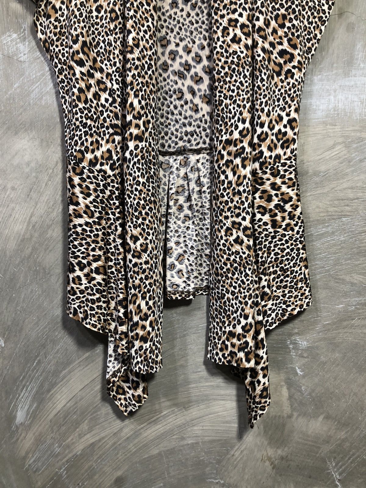 Japanese Brand × Vintage Unknown - Japanese Leopard Outer T-shirts Size ONE SIZE - 3 Thumbnail