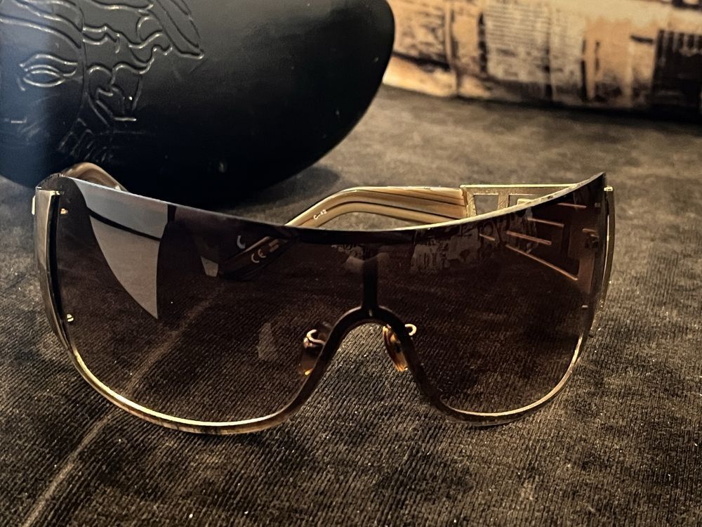 Versace Vintage Versace 6049 Mask Sunglasses Size ONE SIZE - 1 Thumbnail