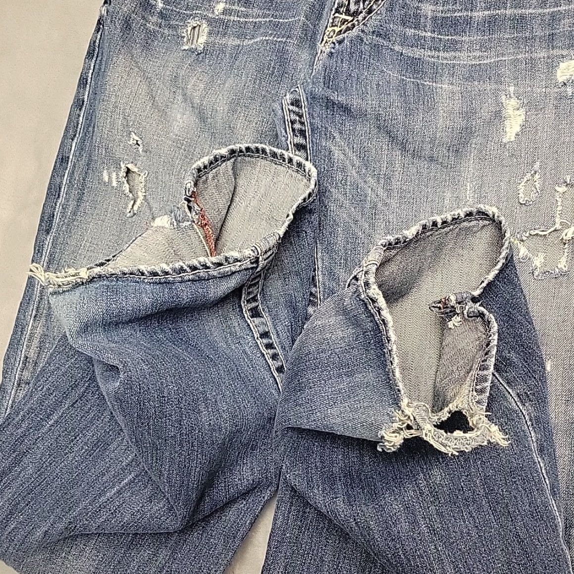 Denime VINTAGE Big Star Jeans Men 33L Faded Whiskered Blue Denim Thick Stitch Pioneer Boot Cut Jeans Mens 90s USA American(Blue) Size US 33 - 4 Thumbnail