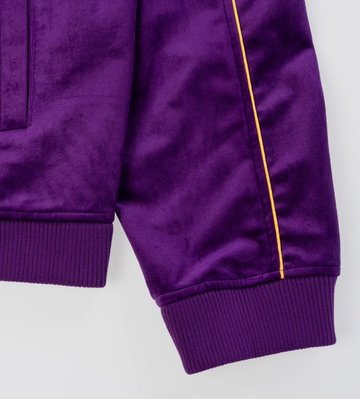 Eric Emanuel Eric Emanuel purple with gold trim velour track jacket large Size US L / EU 52-54 / 3 - 3 Thumbnail