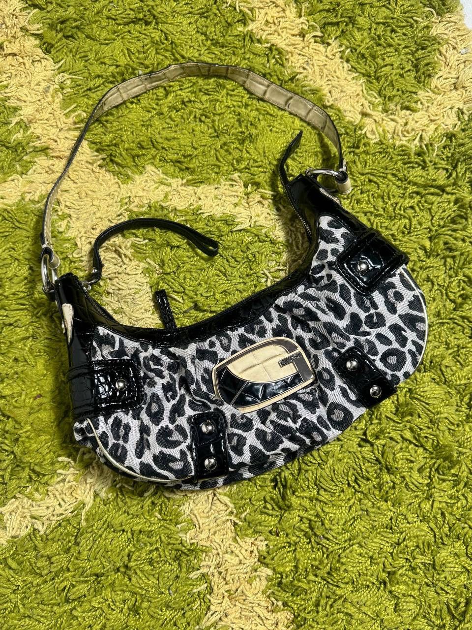 Guess Vintage Y2K Guess Leopard Print Baguette Shoulder Bag Hobo Size ONE SIZE - 2 Thumbnail