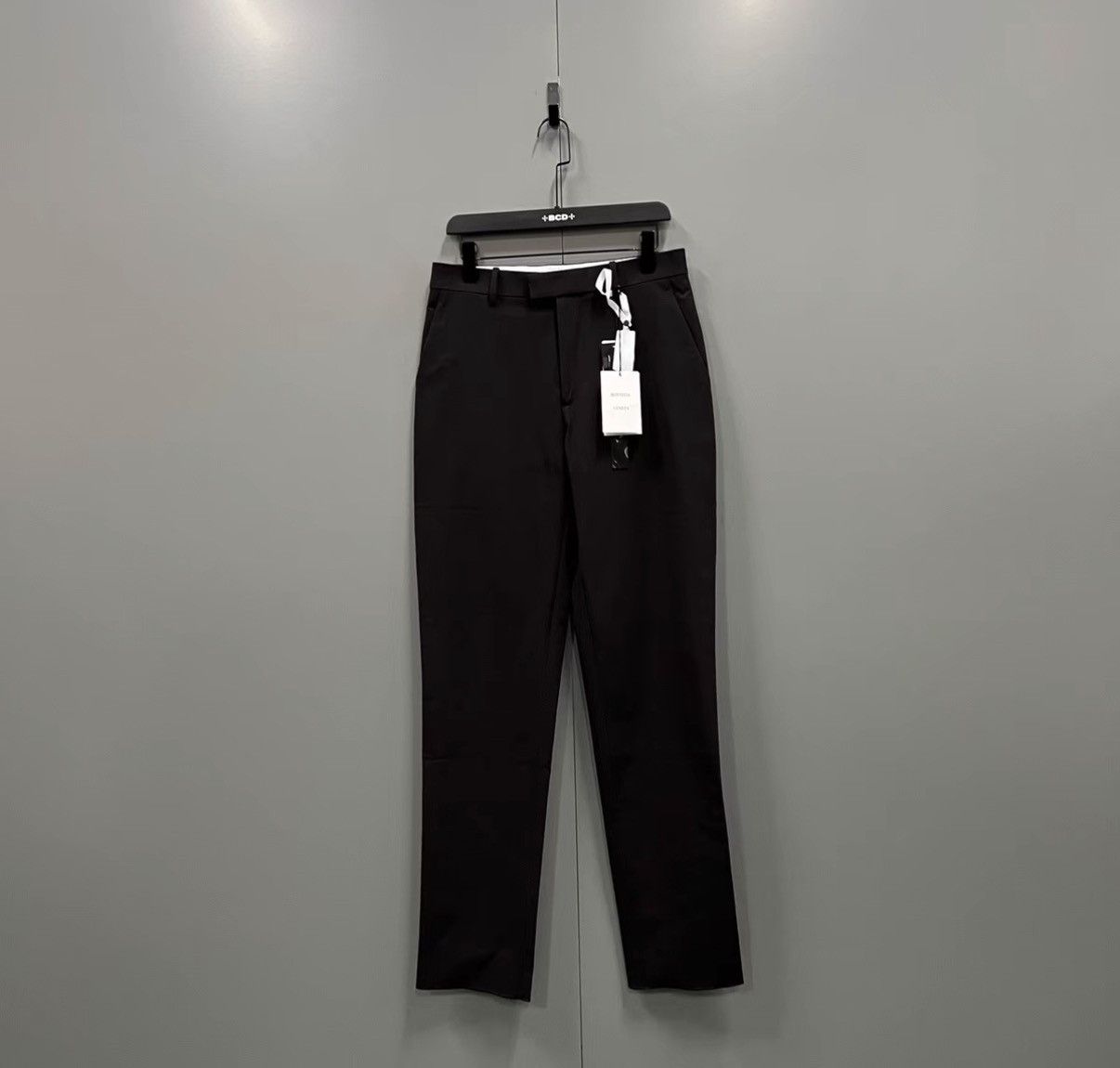 Bottega Veneta Bottega Veneta Solid Casual Straight-leg Dress Pants J41 Size US 28 / EU 44 - 1 Thumbnail