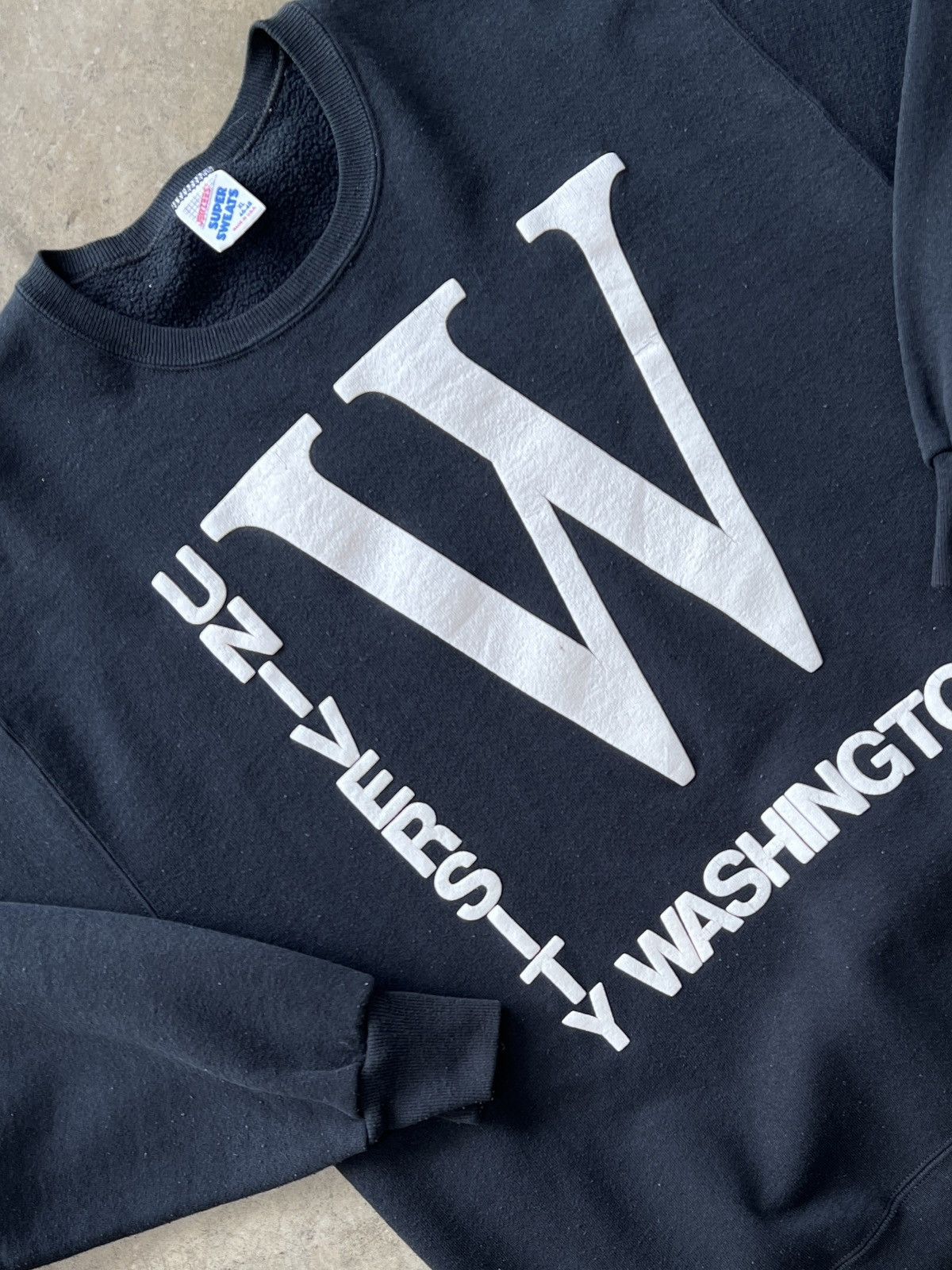 NCAA × Vintage Vintage 90s University of Washington Crewneck XL Size US XL / EU 56 / 4 - 1 Thumbnail