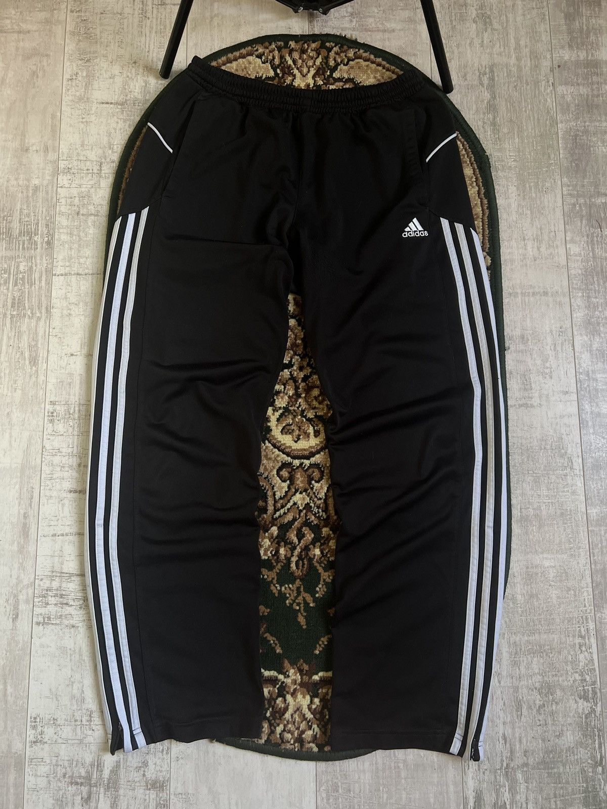 Adidas Vintage Adidas 00’s Baggy Sweatpants Y2K Black RARE Size US 31 - 1 Thumbnail