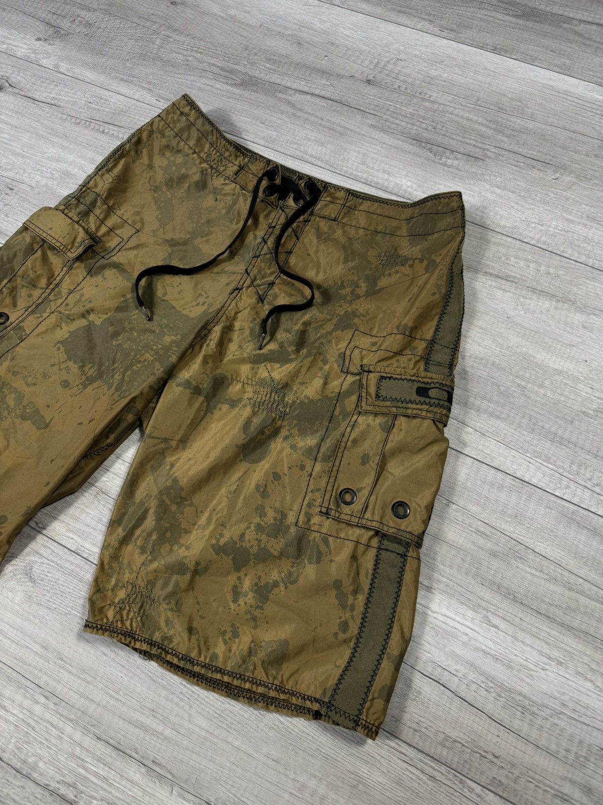 Oakley Oakley Vintage 90s Outdoor Military Nylon Shorts Y2K Size US 34 / EU 50 - 2 Thumbnail