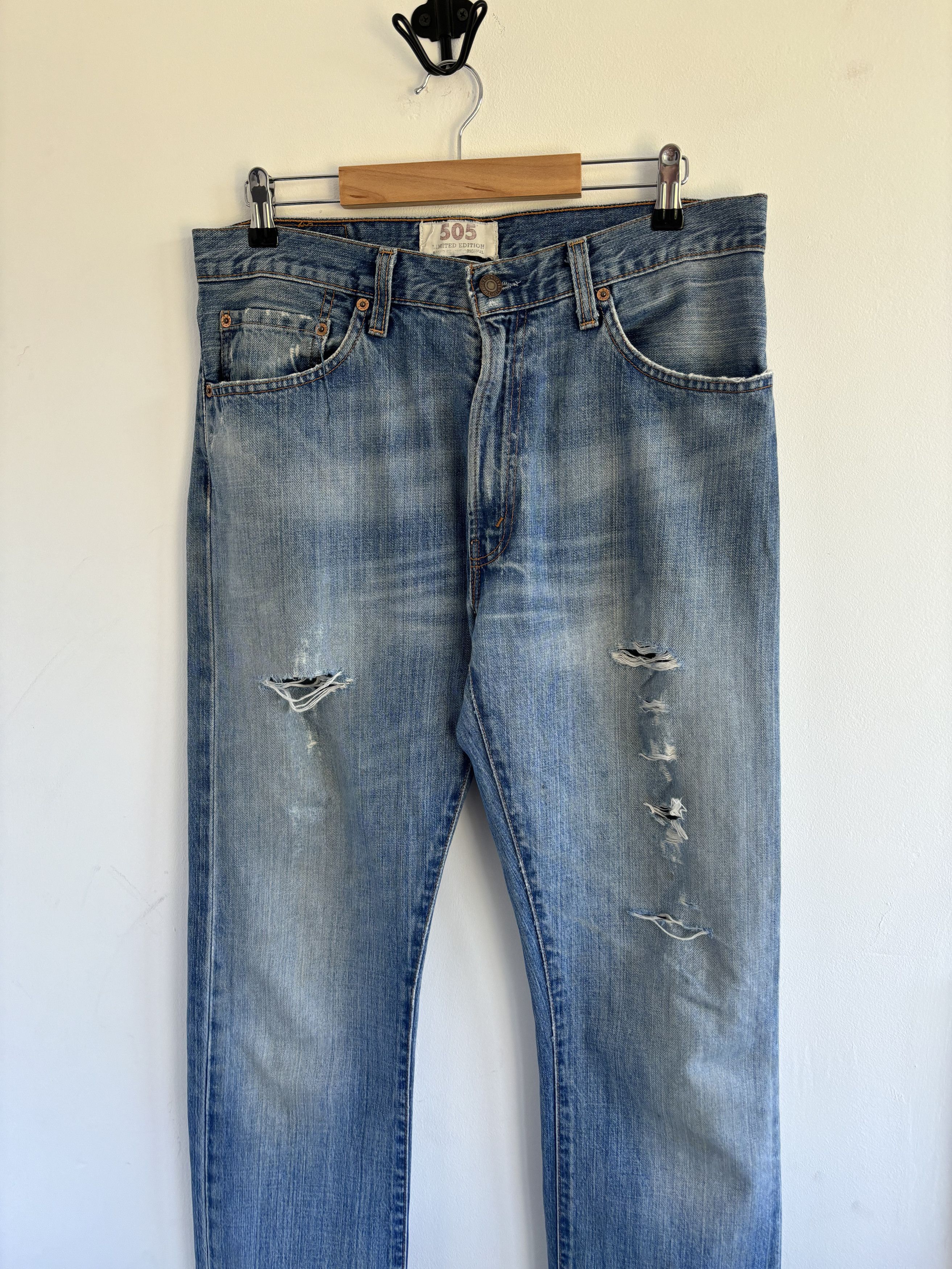 Levi's Vintage Levi’s Distressed Jeans Size US 32 / EU 48 - 2 Thumbnail