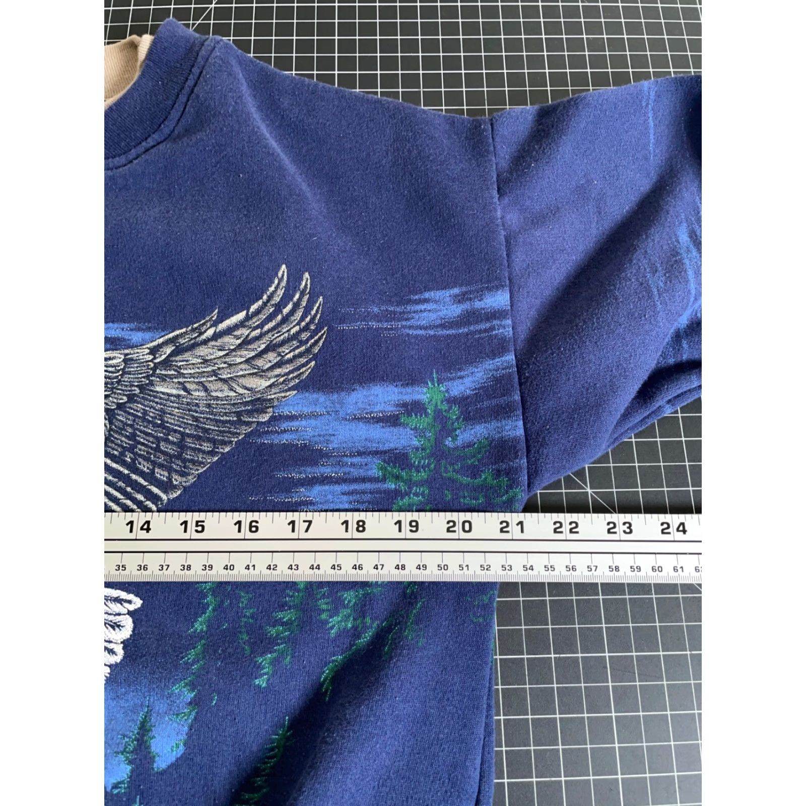 Vintage VINTAGE Woolrich Sweatshirt Henley 90s Eagle Print Adult Medium Blue Men’s Woolrich Logo Graphic Print Pockets Crew Neck Size US M / EU 48-50 / 2 - 5 Thumbnail
