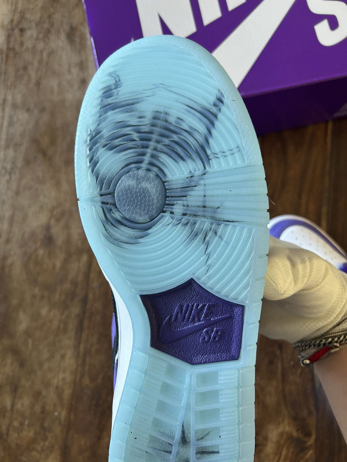 Nike SB Nike Dunk SB Low Pro Hailey Wilson Size US 9.5 / EU 42-43 - 15 Thumbnail