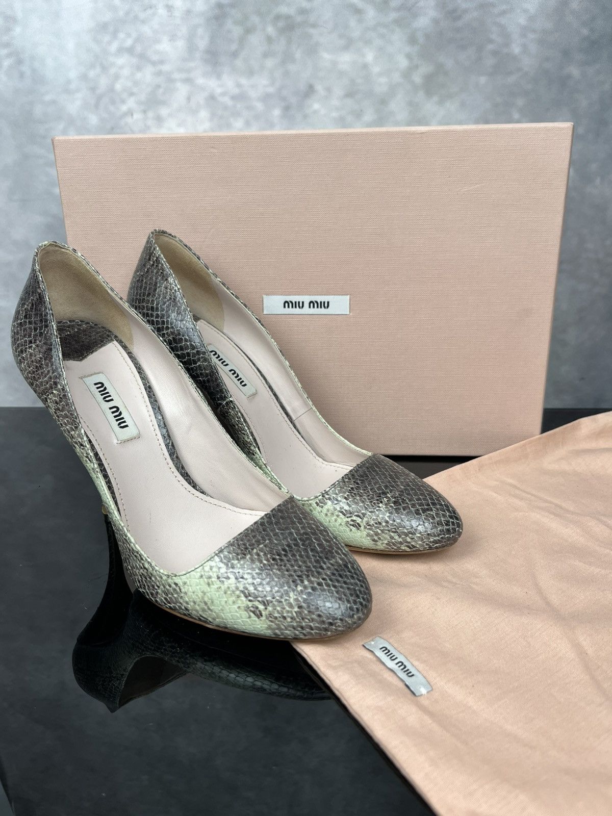 Miu Miu MIU MIU Snakeskin Ayers Pointed Toe Pumps Agave Green EU 37 Size US 7 / IT 37 - 1 Thumbnail