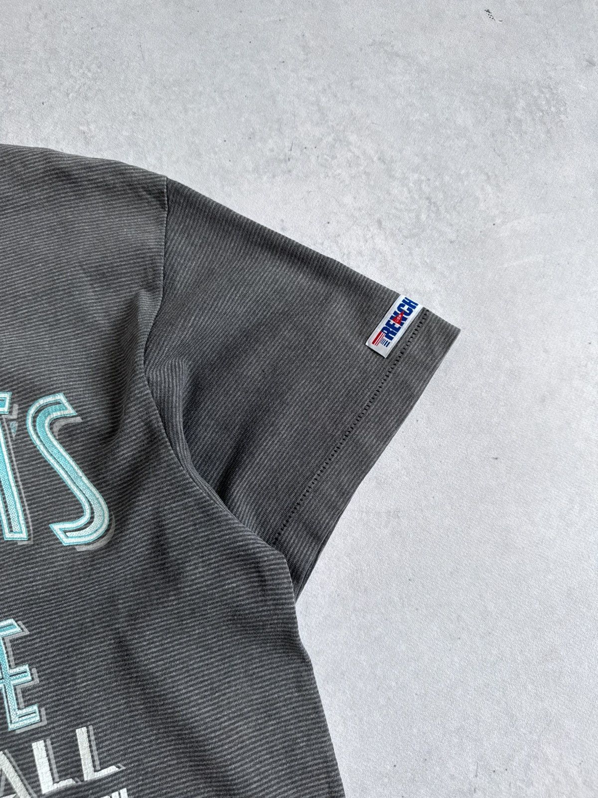 Other Charlotte Hornets Vintage 1988 NBA Basketball Archive Tee Size US L / EU 52-54 / 3 - 6 Thumbnail