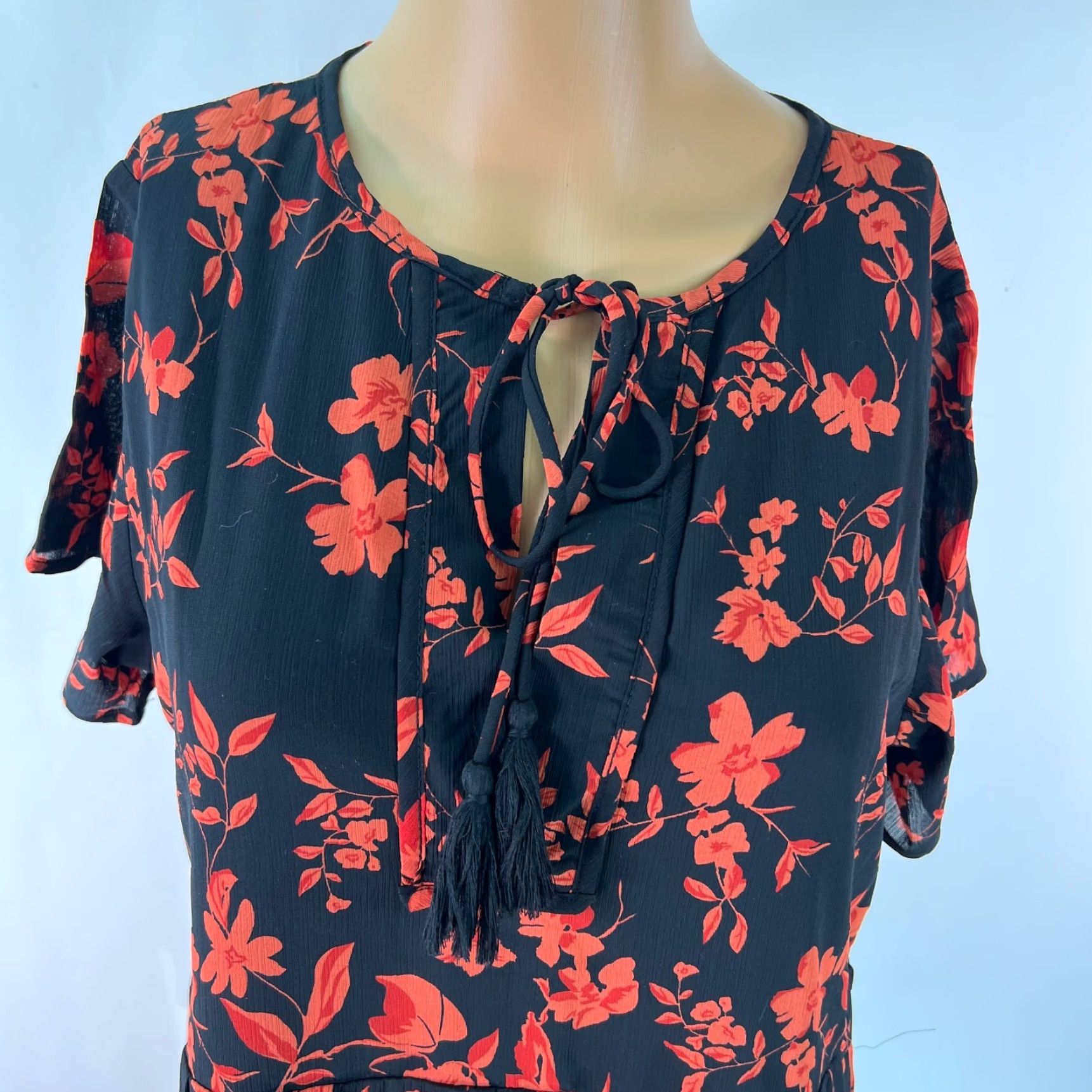 Vintage VINTAGE Floral Print Black Fit & Flare Dress Medium Flutter Sleeves Tie Neck Casual Womens Size M / US 6-8 / IT 42-44 - 5 Thumbnail