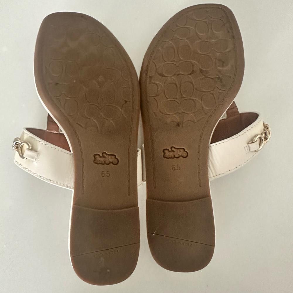 Coach COACH Jaclyn Chalk White Leather Thong Sandal Logo Chain 6.5 Size US 6.5 / IT 36.5 - 6 Thumbnail
