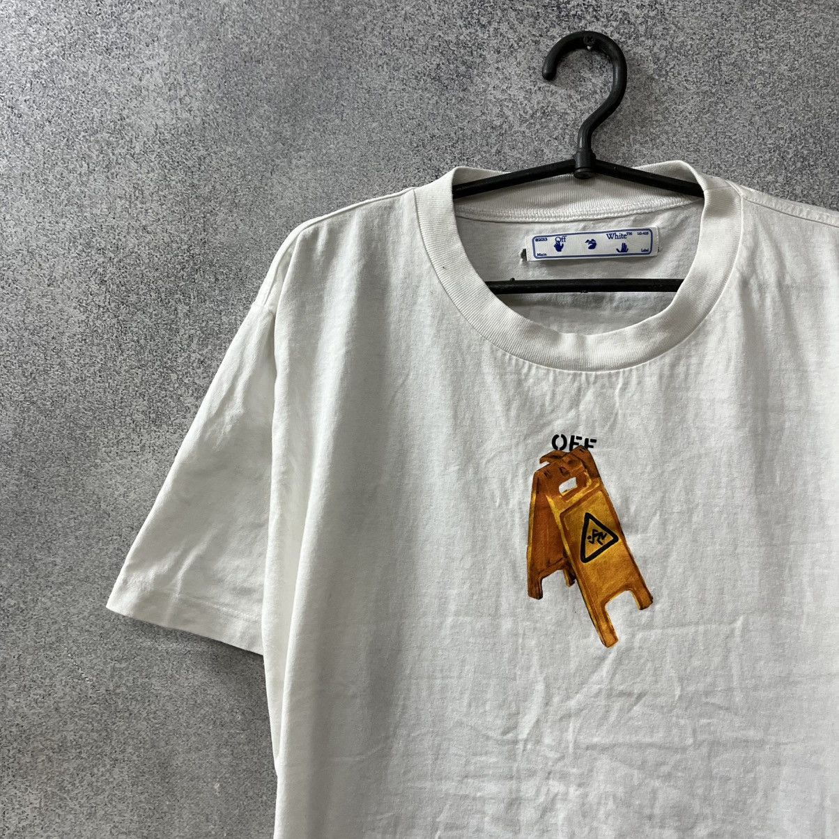Off White T-shirt Big Logo
