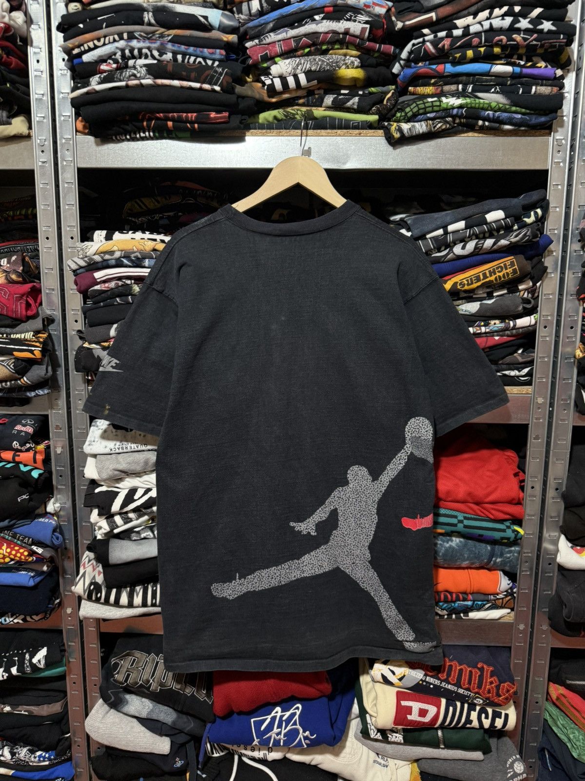 Jordan Brand Vintage 90’s Nike Air Jordan Big Logo Retro T-Shirt Y2K Hype Size US XL / EU 56 / 4 - 2 Thumbnail