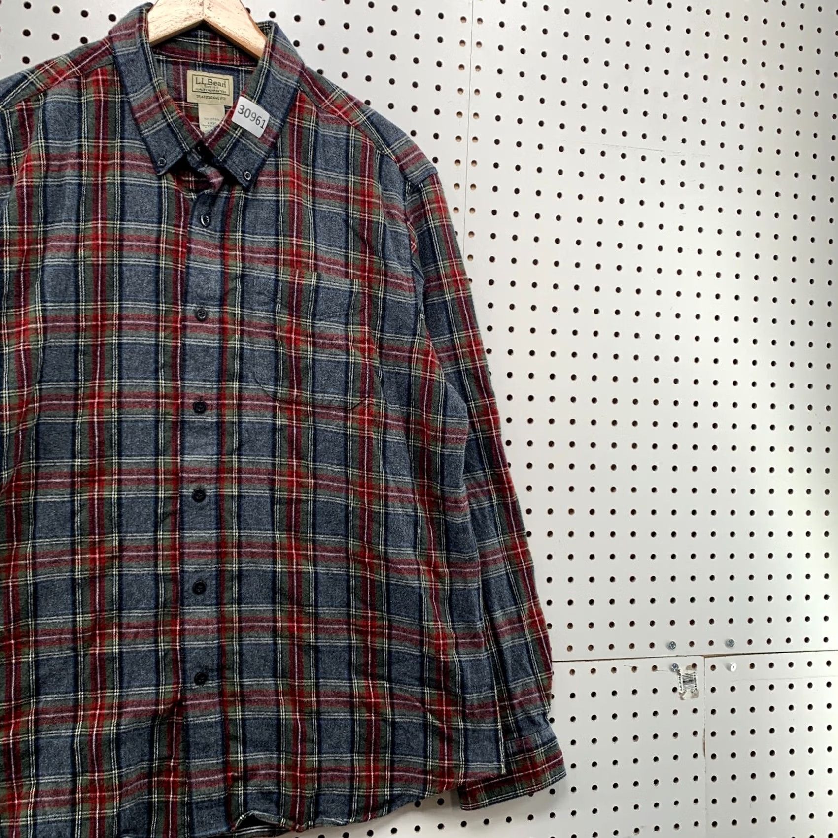 Vintage VINTAGE LL Bean Button-Down Pocket Flannel Shirt Mens Large Gray Red Plaid 25X30.5 Size US L / EU 52-54 / 3 - 4 Thumbnail
