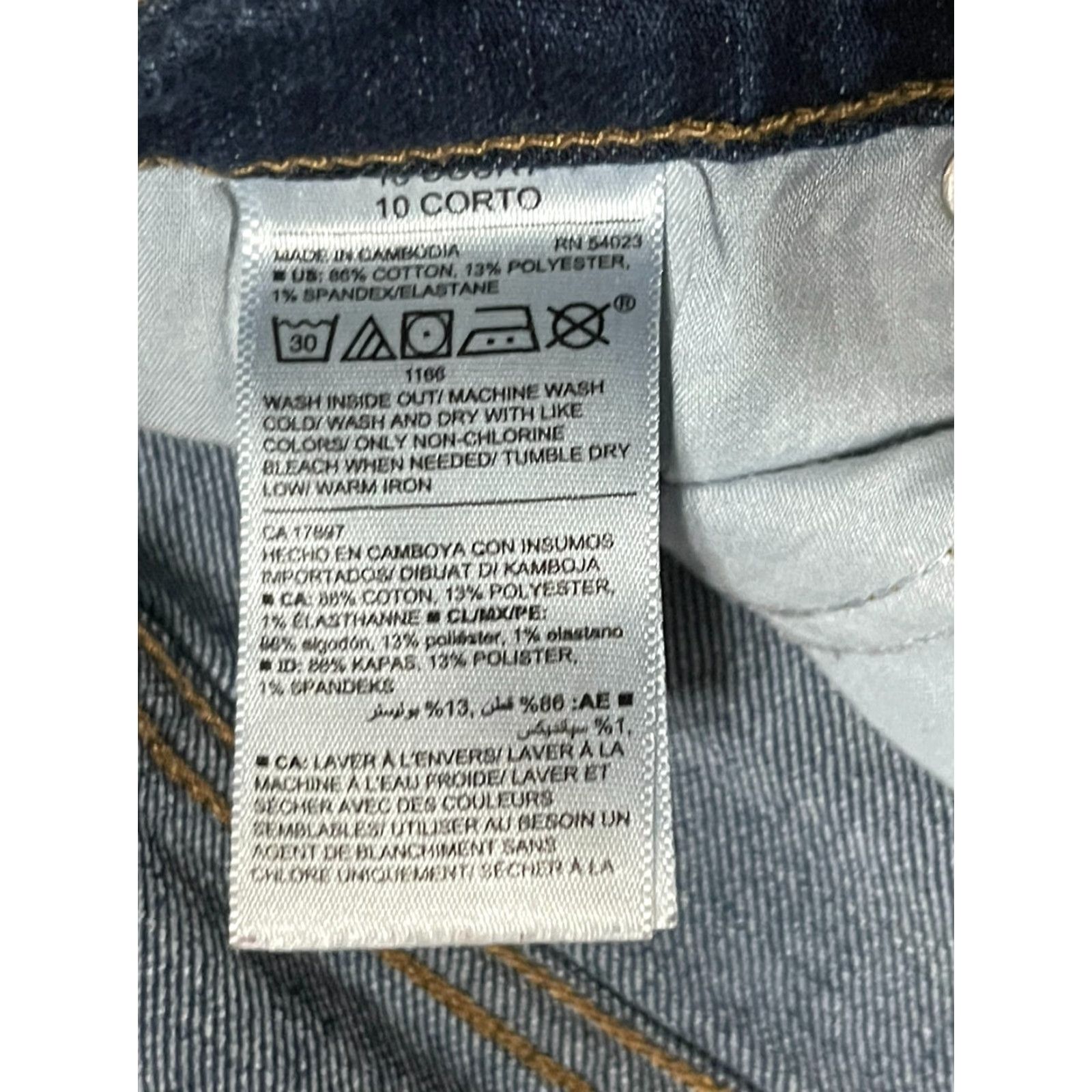 Old Navy VINTAGE? No, Vintage is No. Original Mid Rise Old Navy Jeans Women’s 10 Blue Denim Pockets Bootcut Regular Inseam 29 in Cotton Blend Denim Size 32" / US 10 / IT 46 - 6 Thumbnail