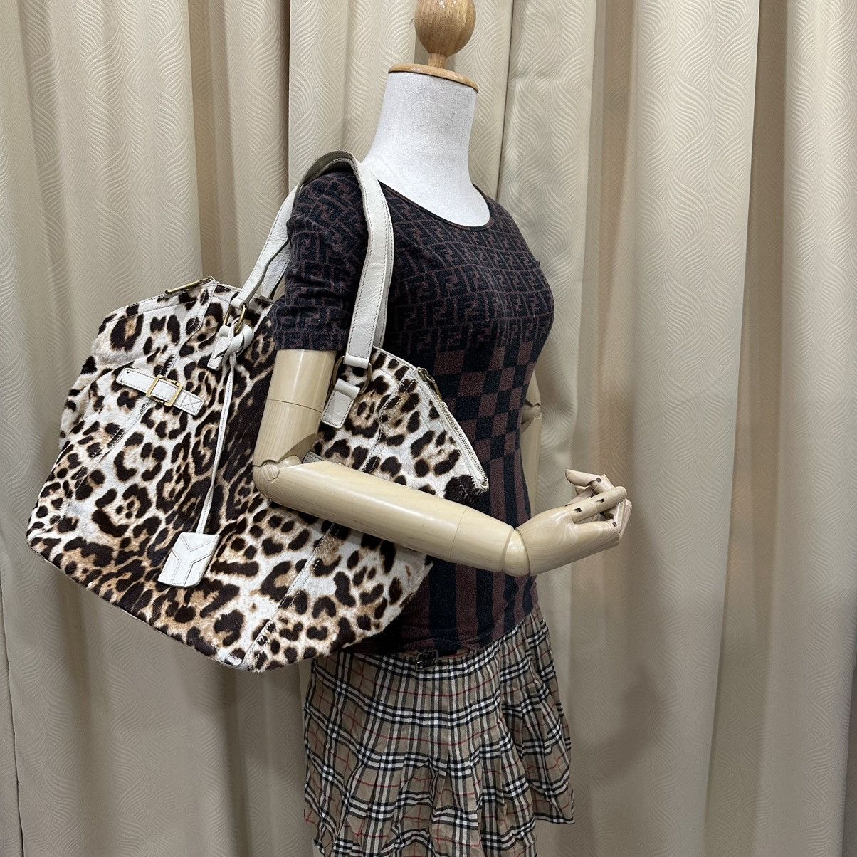 Yves Saint Laurent ‼️LASTDROP‼️ YVES SAINT LAURENT LEOPARD PRINT PONY HAIR LARGE Size ONE SIZE - 14 Thumbnail