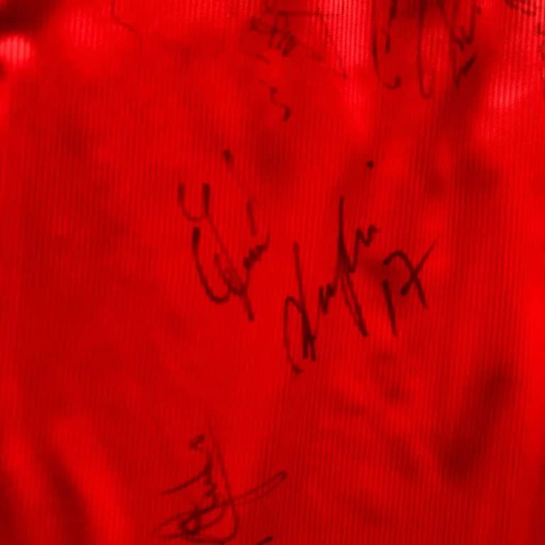 Other SIGNED Hannover 2002-03 Uhlsport home football jersey size M Size US M / EU 48-50 / 2 - 9 Thumbnail