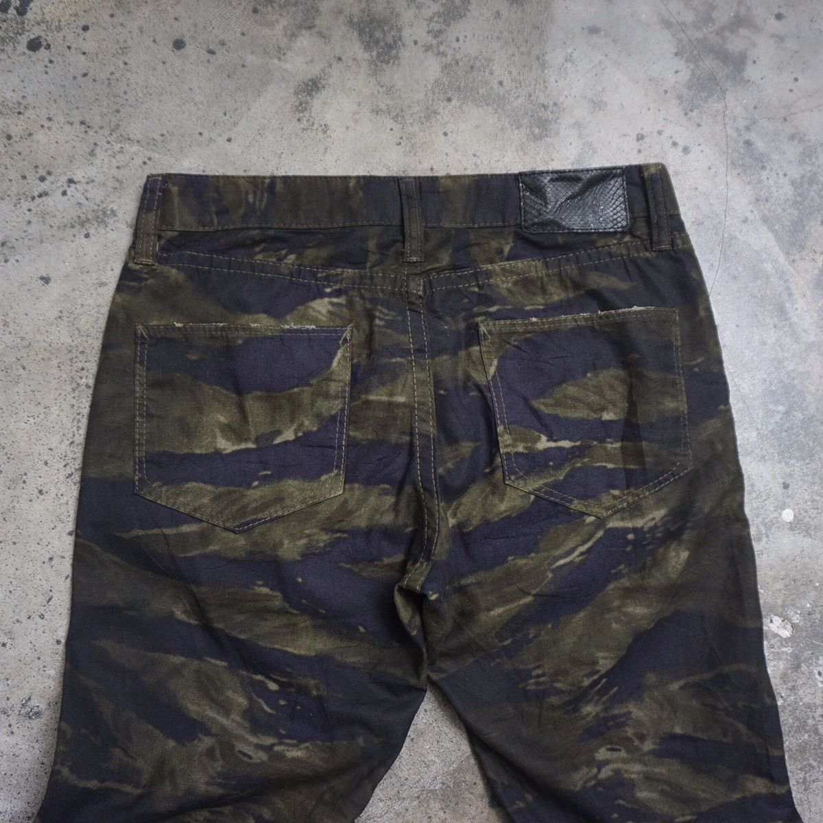 GOSTAR DE FUGA × If Six Was Nine × Le Grande Bleu (L.G.B.) Gostar de FUGA camouflage pant Size US 30 / EU 46 - 10 Thumbnail
