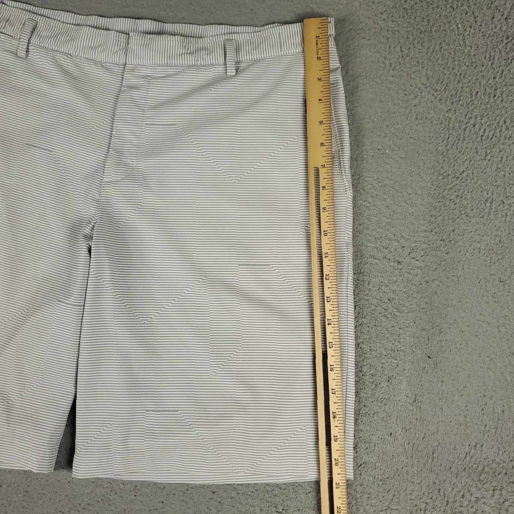 Nike Nike Shorts Mens 38 Gray Striped Swoosh Dri Fit Chino Flat Front Casual Golf Sportwear Flat Front 38 Mens Gray Nike Shorts Size US 38 / EU 54 - 5 Thumbnail