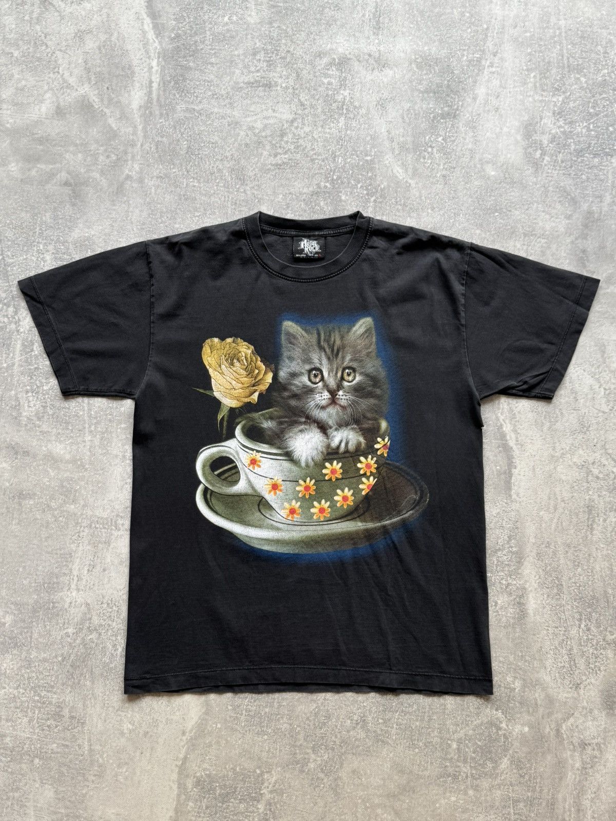 Vintage Vintage Cat In Flowers T-shirt Size US L / EU 52-54 / 3 - 1 Thumbnail