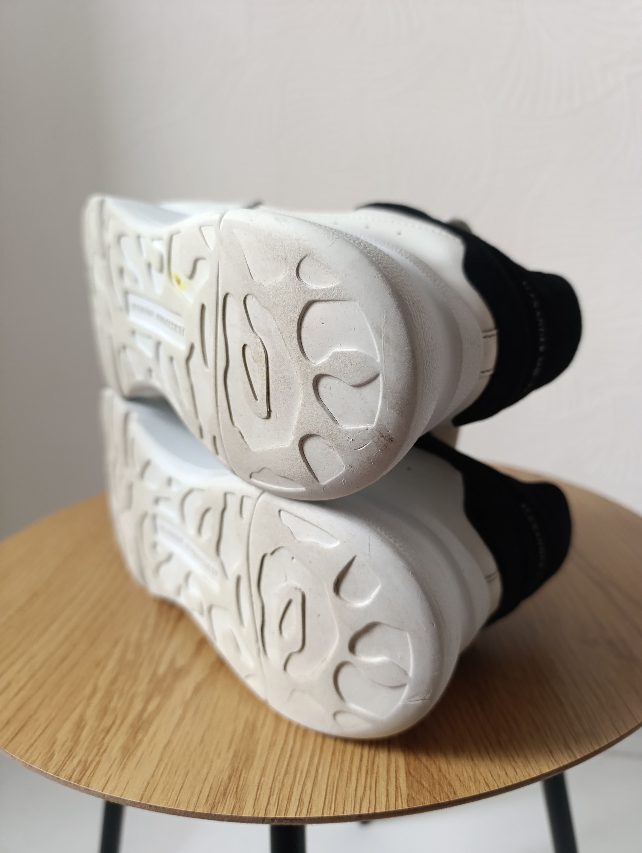 Alexander McQueen ALEXANDER MCQUEEN WOMEN'S WHITE LEATHER RUNNER SNEAKERS Size US 7.5 / IT 37.5 - 16 Thumbnail