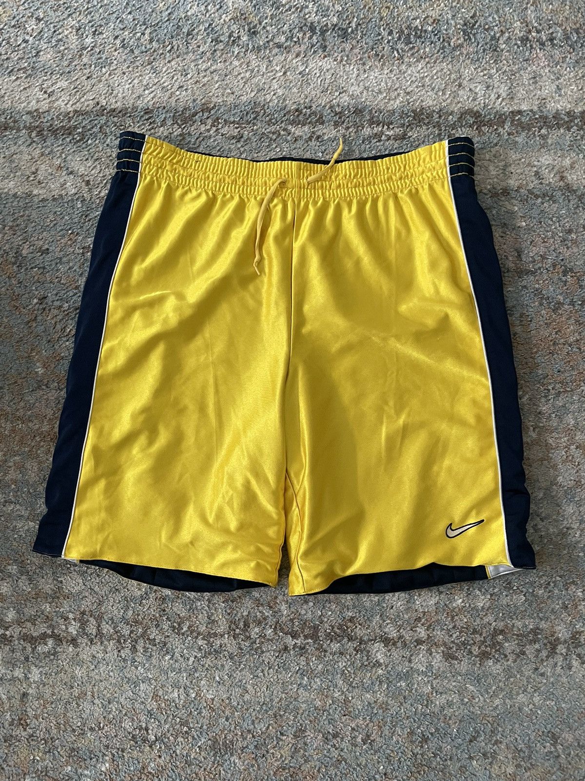 Nike × Vintage VTG Nike Reversible Y2K Dazzle Shorts XL Rare Silky 2000 Size US 34 / EU 50 - 8 Thumbnail