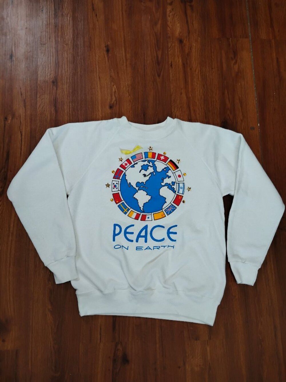 Other Vintage Peace On Earth World Flags Crewneck Sweatshirt Size US L / EU 52-54 / 3 - 2 Thumbnail