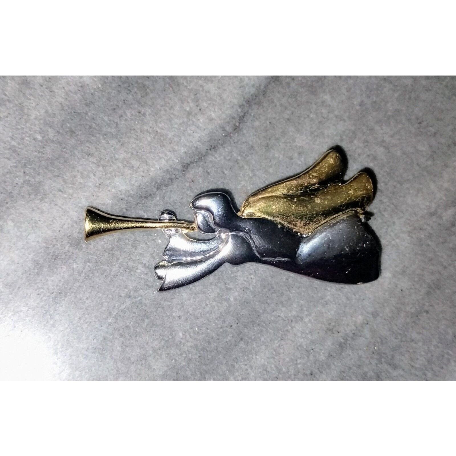 Liz Claiborne Liz Claiborne Angel Brooch Blowing Horn Silvertone Metal Pin Size ONE SIZE - 15 Thumbnail
