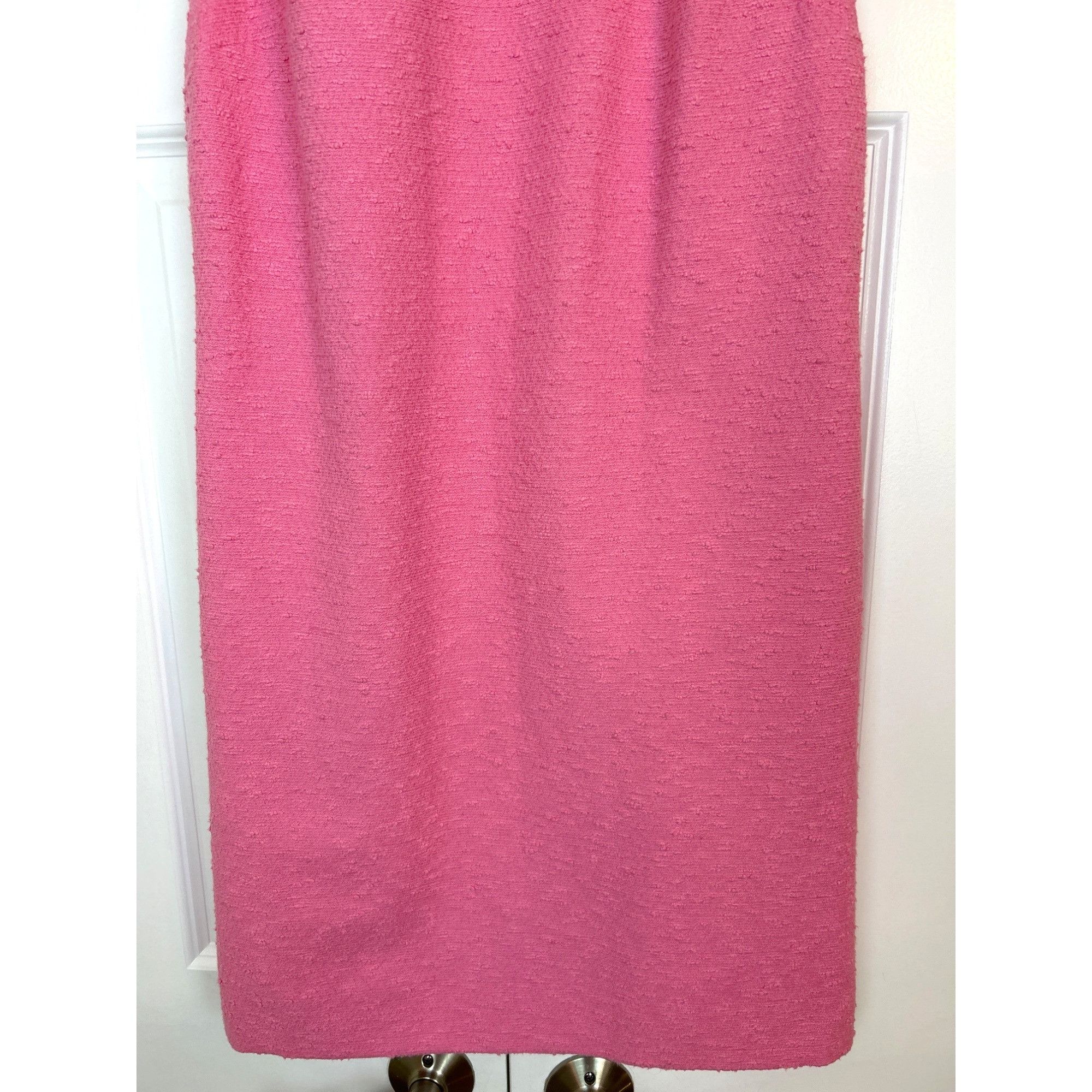 Carolina Herrera Carolina Herrera Boucle Sleeveless Shift Dress in Candy Pink Size S / US 4 / IT 40 - 13 Thumbnail