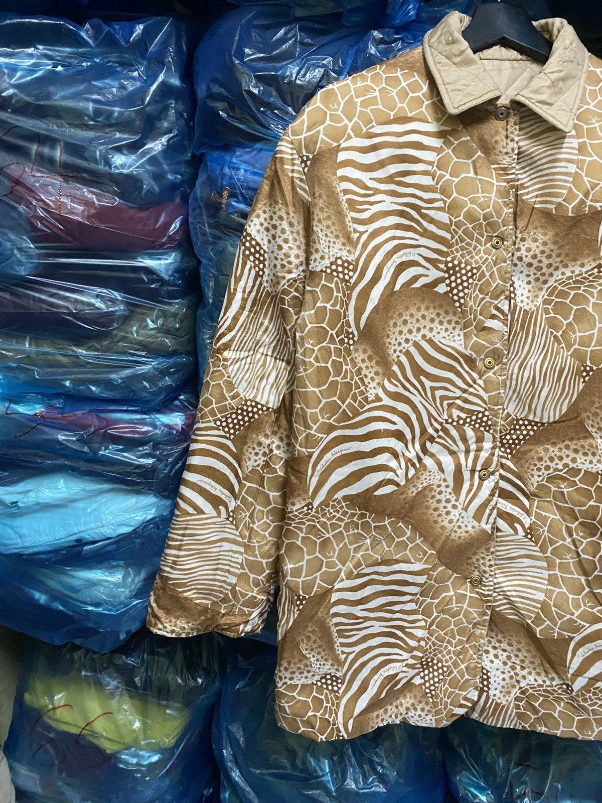 Salvatore Ferragamo VINTAGE SALVATORE FERRAGAMO ANIMAL PRINTING QUILTED JACKET Size US S / EU 44-46 / 1 - 5 Thumbnail